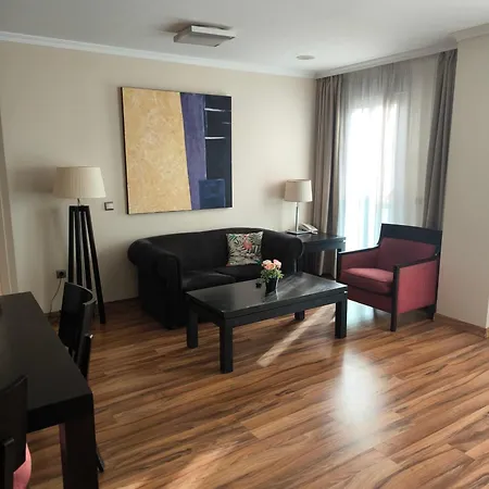 Family Spacious Apartment, Terrace, Kitchen, View, Free Parking And Wifi Apartment