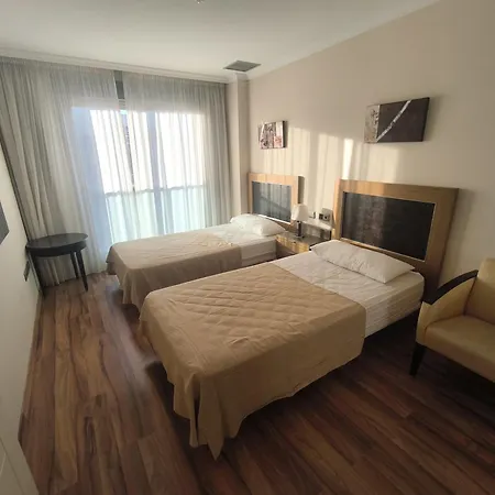 Apartment Family Spacious Apartment, Terrace, Kitchen, View, Free Parking And Wifi Benalmádena