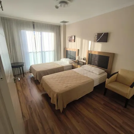 Family Spacious Apartment, Terrace, Kitchen, View, Free Parking And Wifi