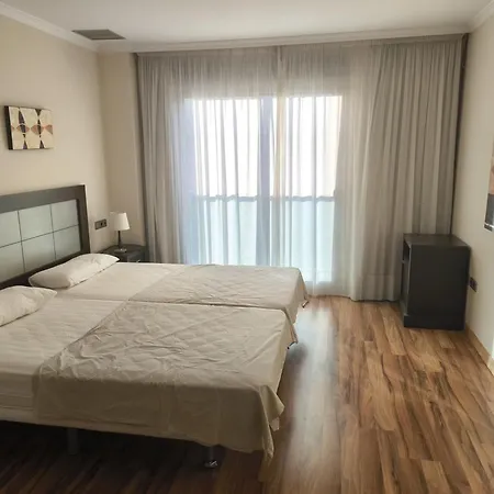 Apartment Family Spacious Apartment, Terrace, Kitchen, View, Free Parking And Wifi